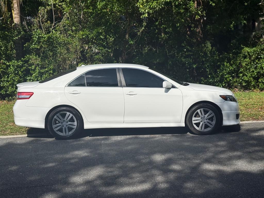 2011 Toyota Camry - $5,900