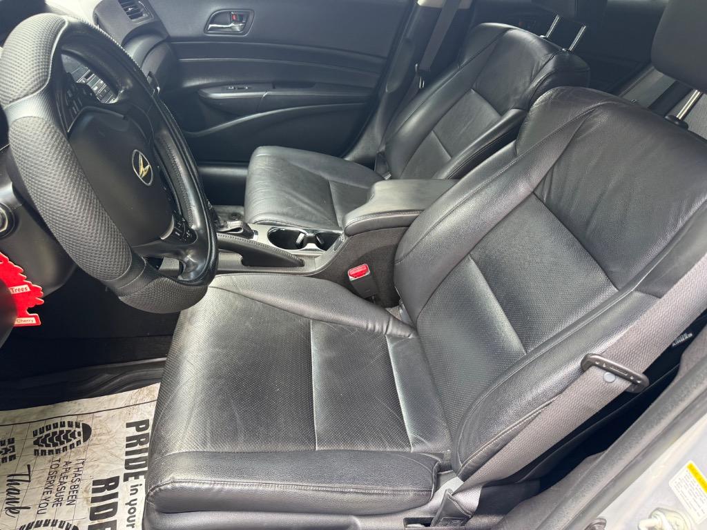 2013 Acura ILX - $10,900