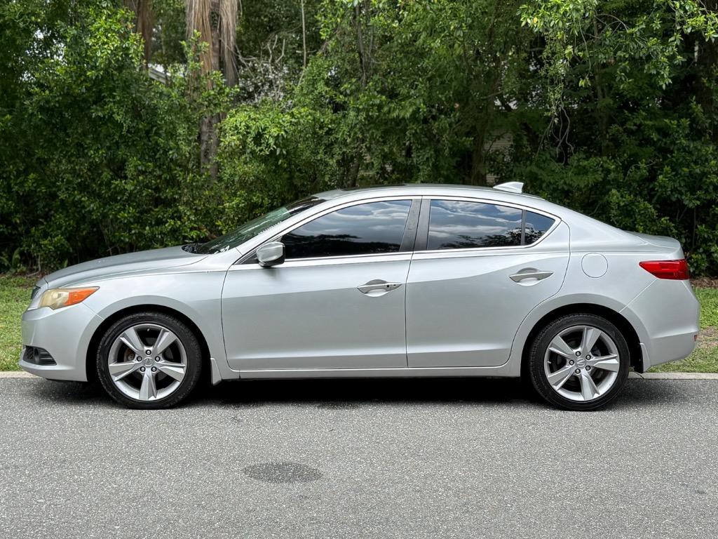 2013 Acura ILX - $10,900