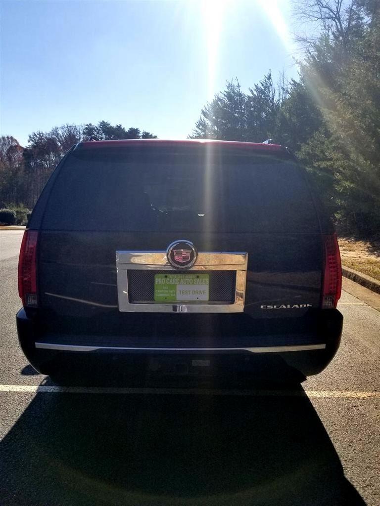 2007 Cadillac Escalade - $12,595