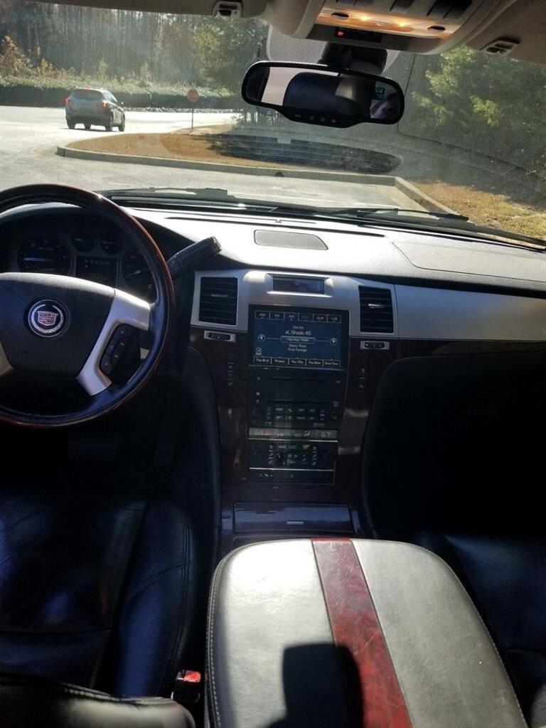 2007 Cadillac Escalade - $12,595