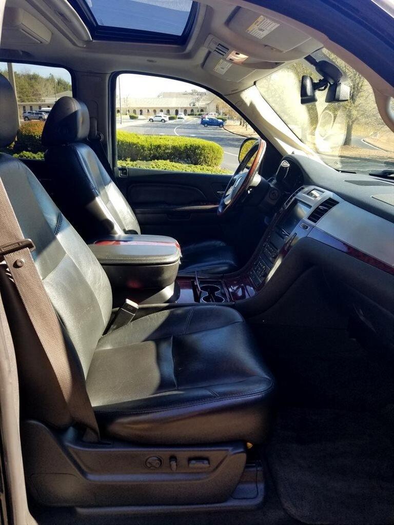 2007 Cadillac Escalade - $12,595