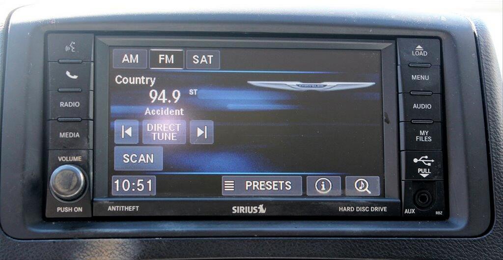 2013 Chrysler Town & Country - $10,995