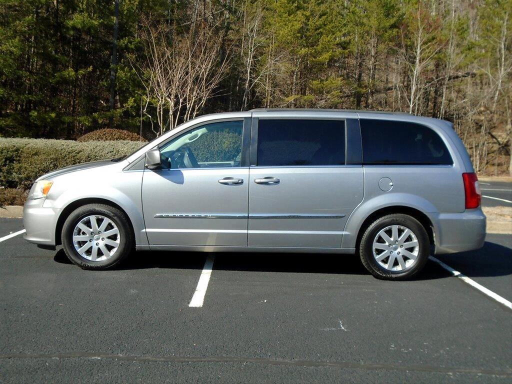 2013 Chrysler Town & Country - $10,995