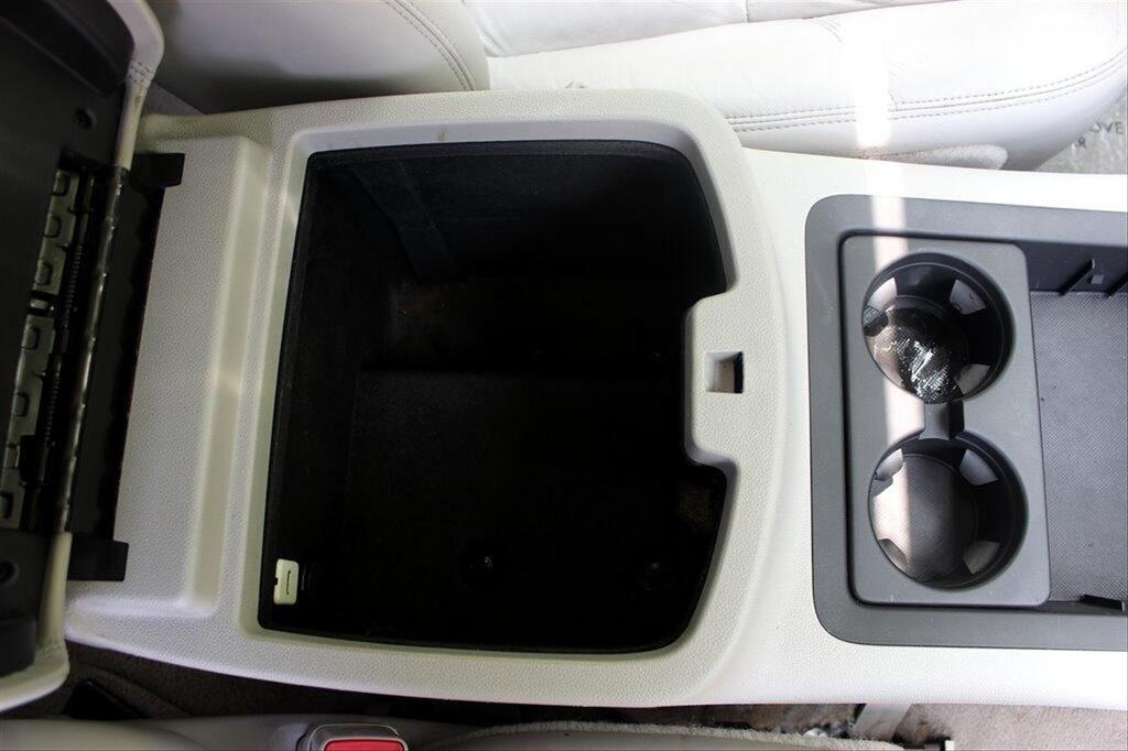 2014 Chevrolet Suburban LT 1500 photo