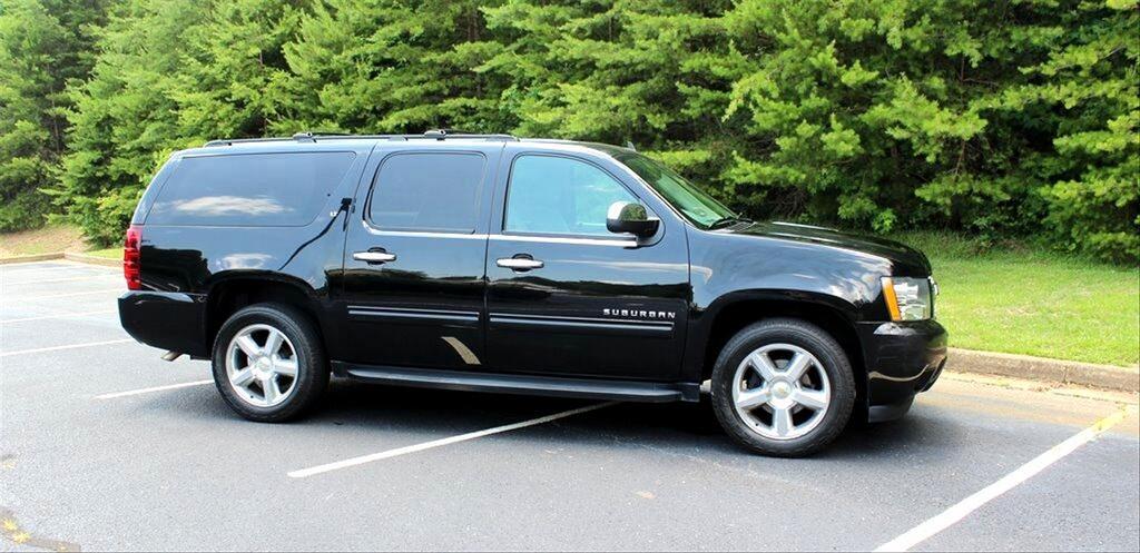 2014 Chevrolet Suburban - $20,595
