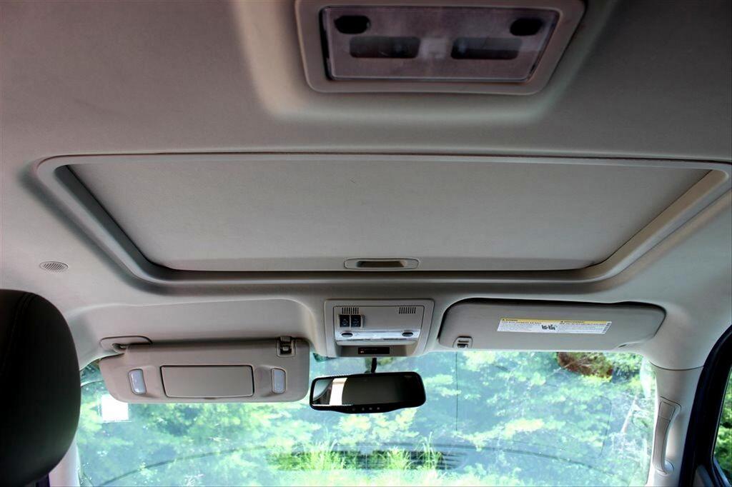2014 Chevrolet Suburban LT 1500 photo