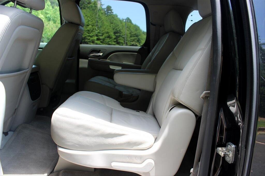 2014 Chevrolet Suburban LT 1500 photo