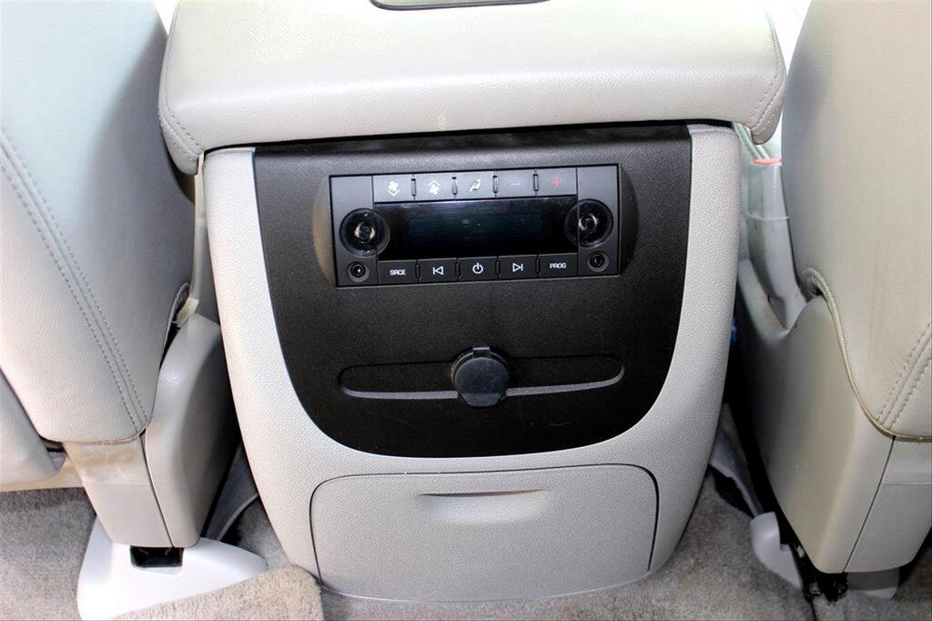 2014 Chevrolet Suburban LT 1500 photo