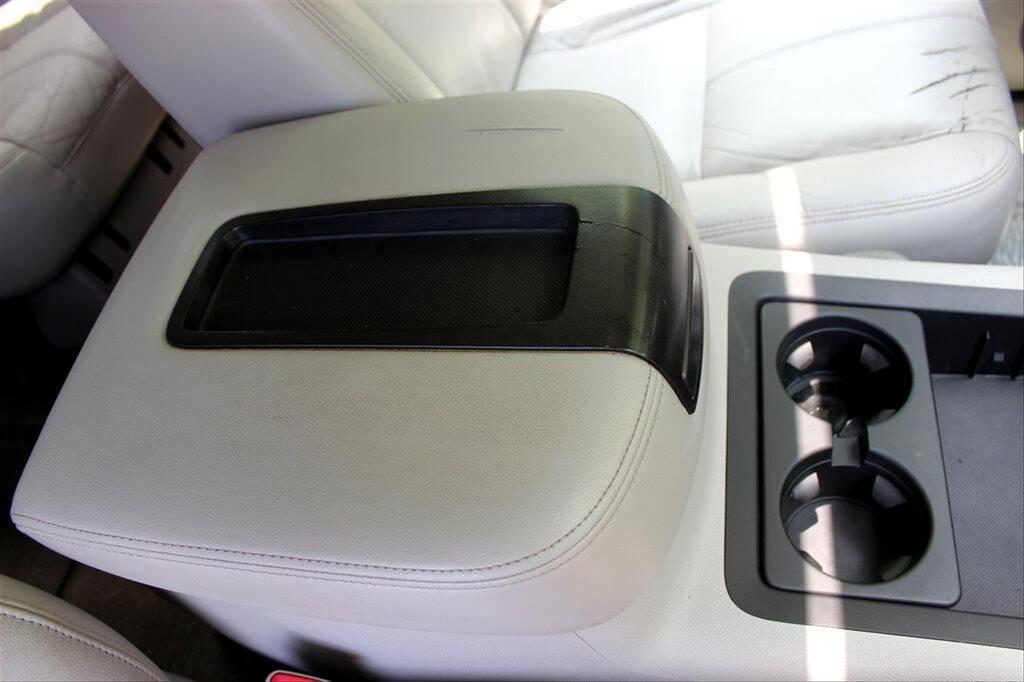 2014 Chevrolet Suburban LT 1500 photo