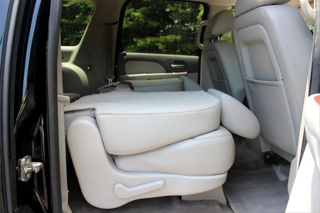2014 Chevrolet Suburban LT 1500 photo