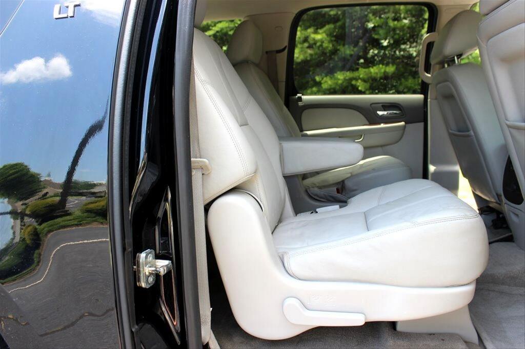 2014 Chevrolet Suburban LT 1500 photo