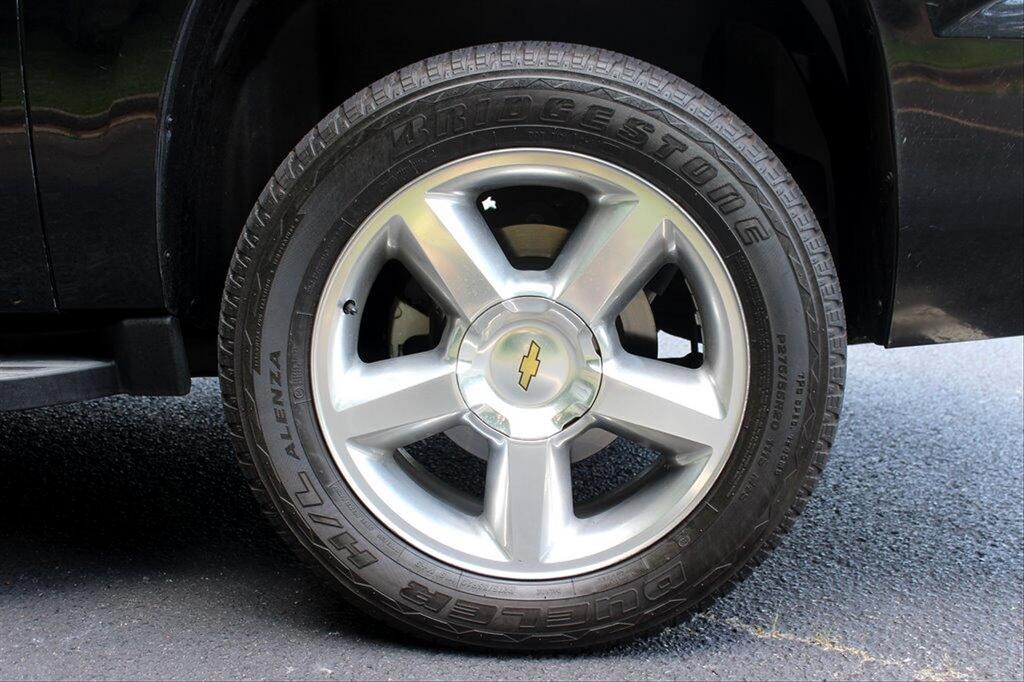2014 Chevrolet Suburban LT 1500 photo