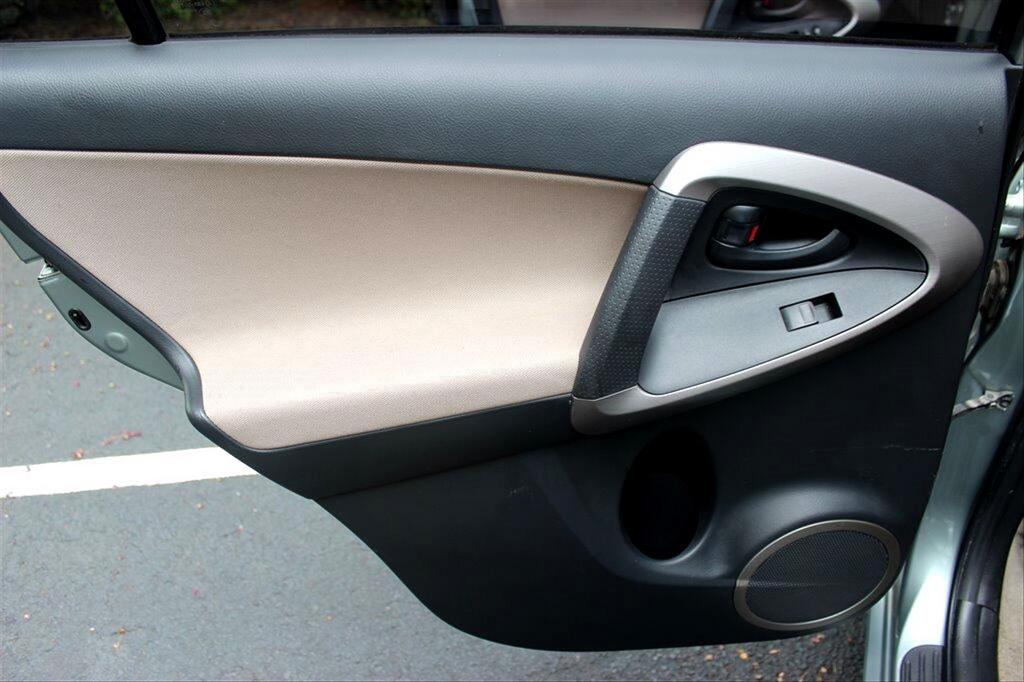 2007 Toyota RAV4 photo