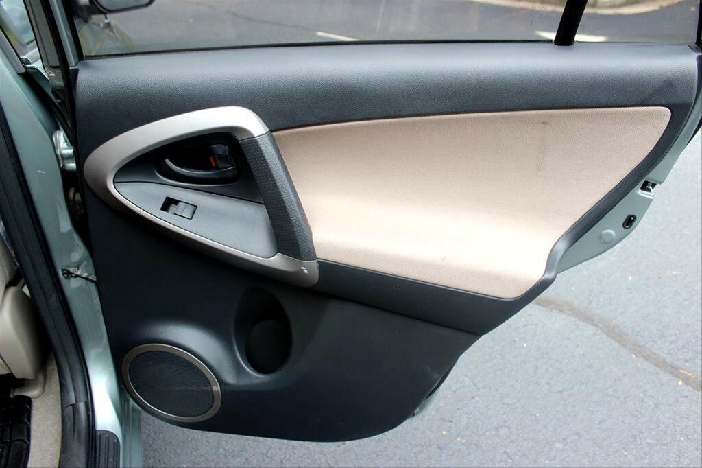 2007 Toyota RAV4 photo