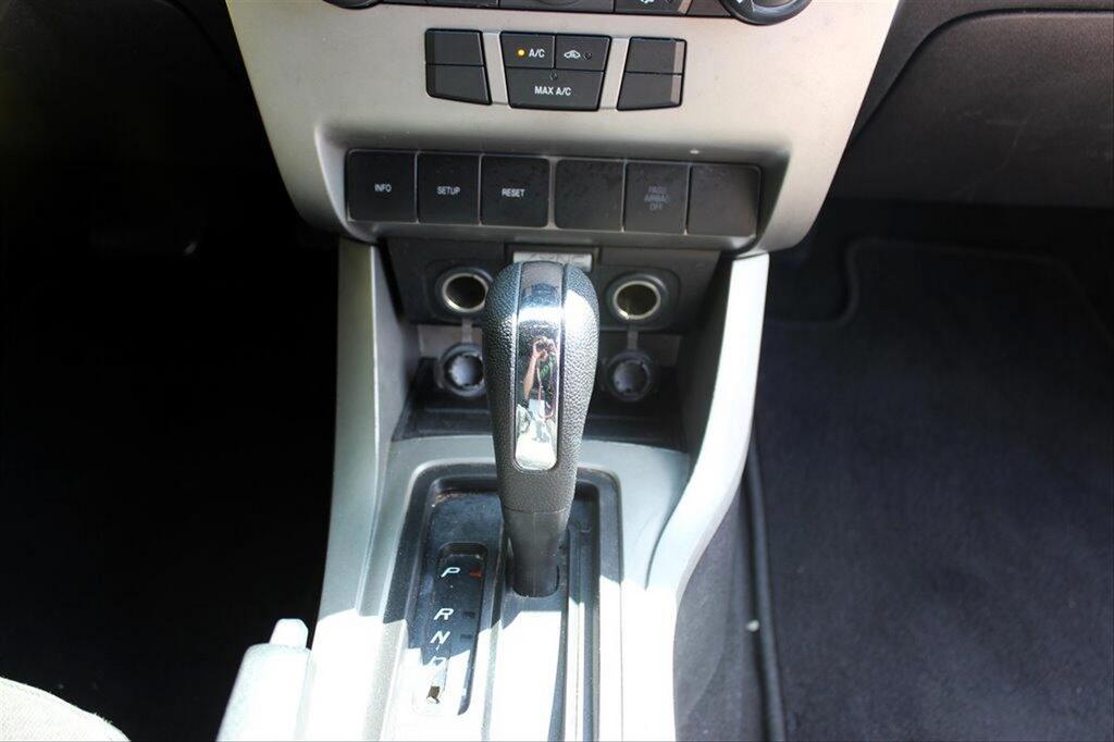 2008 Ford Focus SE photo