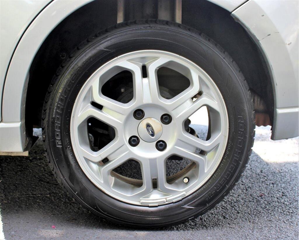 2008 Ford Focus SE photo