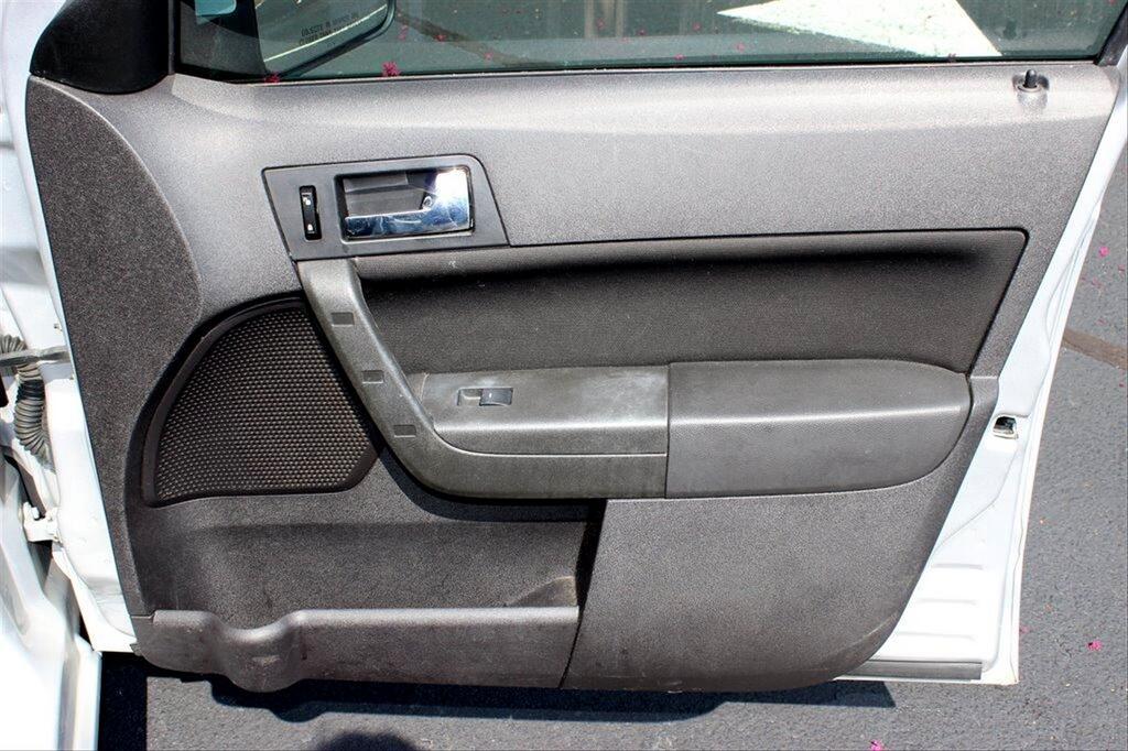 2008 Ford Focus SE photo