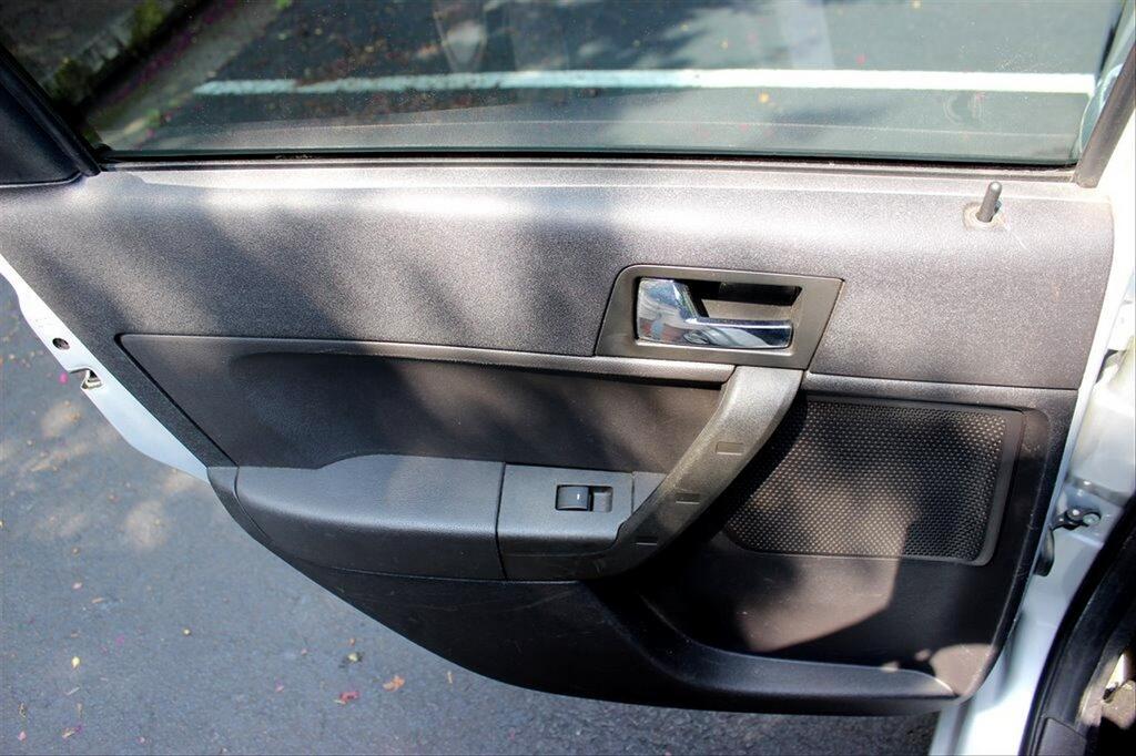 2008 Ford Focus SE photo