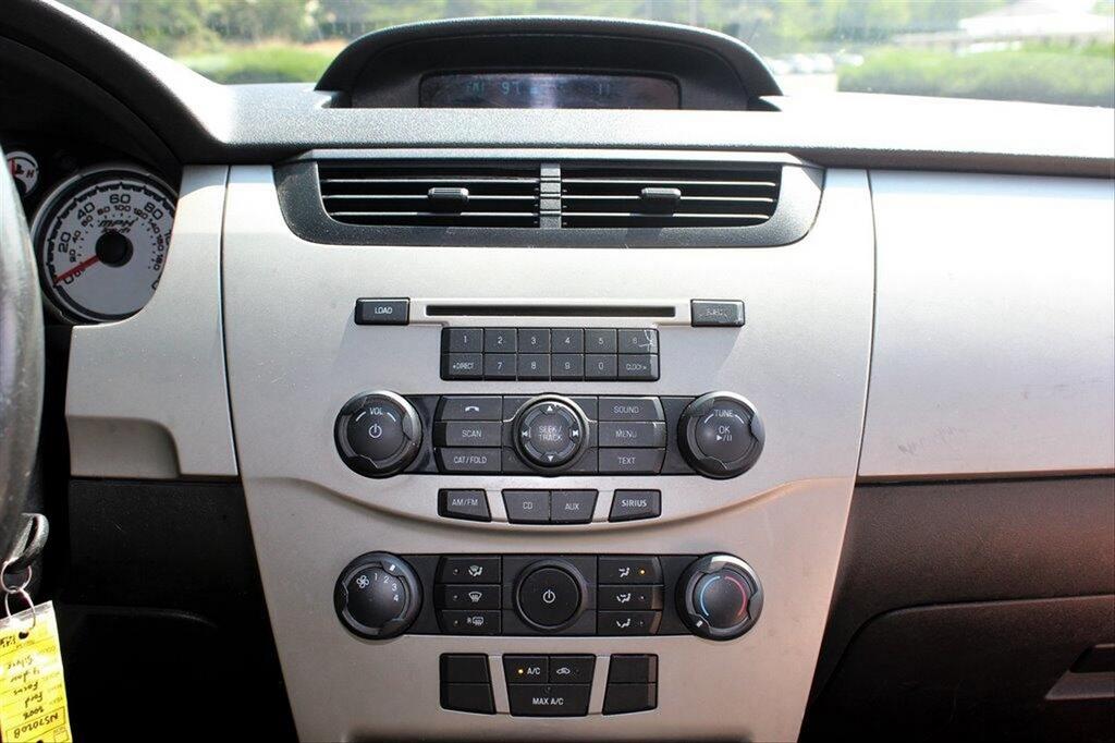 2008 Ford Focus SE photo