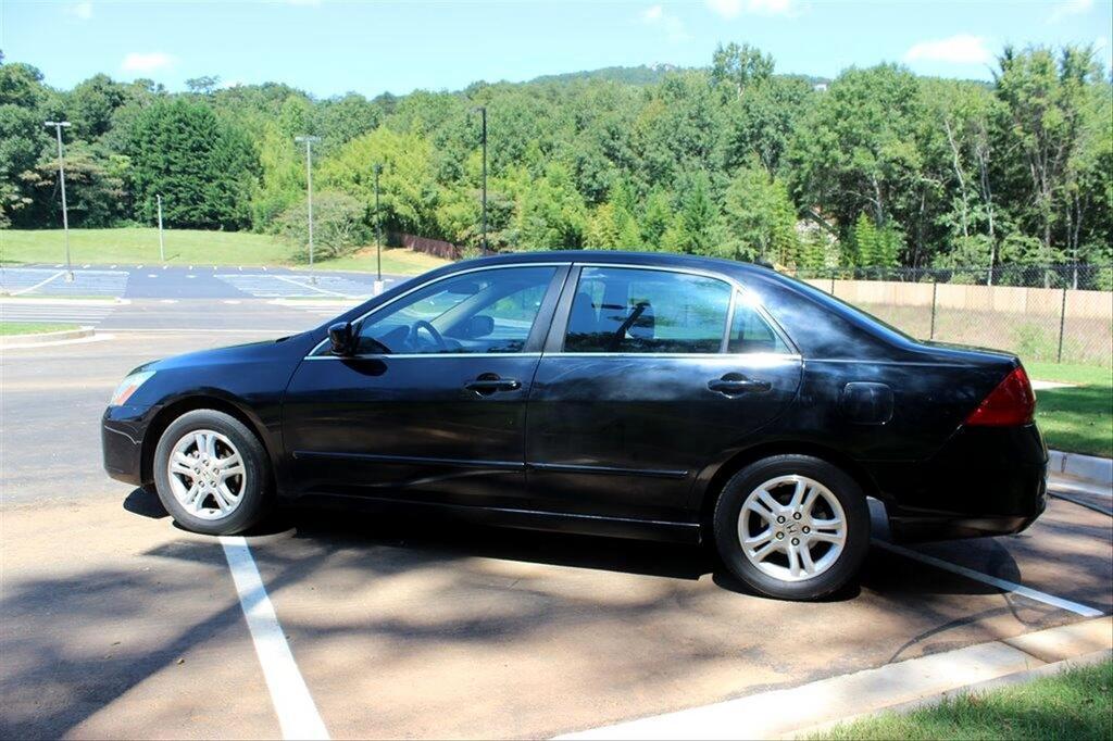 2007 Honda Accord - $10,595