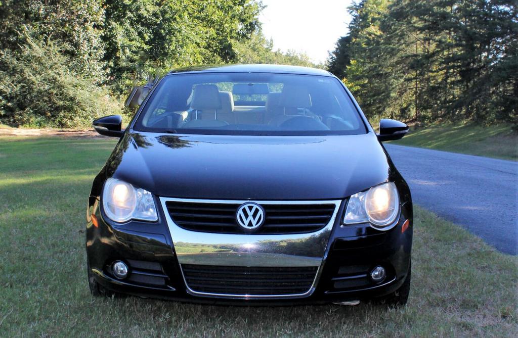 2010 Volkswagen Eos - $9,595