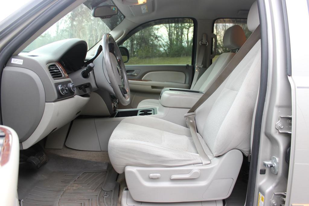 2007 Chevrolet Avalanche - $10,995