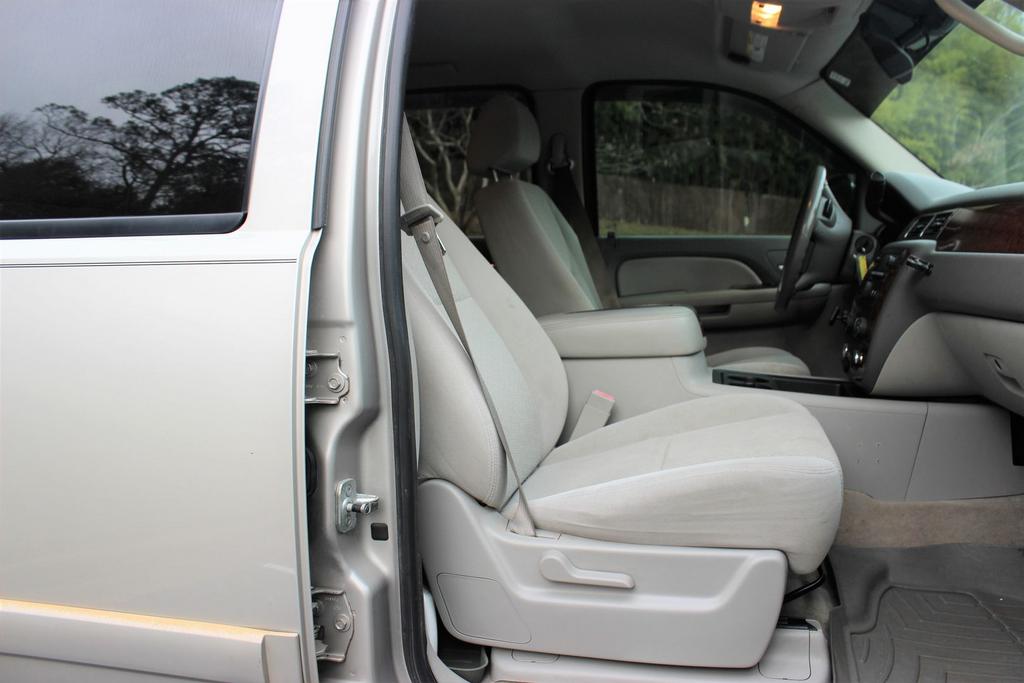 2007 Chevrolet Avalanche - $10,995
