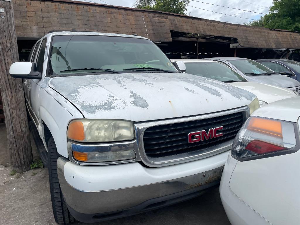 2004 GMC Yukon XL 1500 SLE photo