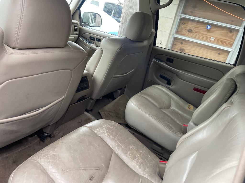 2004 GMC Yukon XL 1500 SLE photo