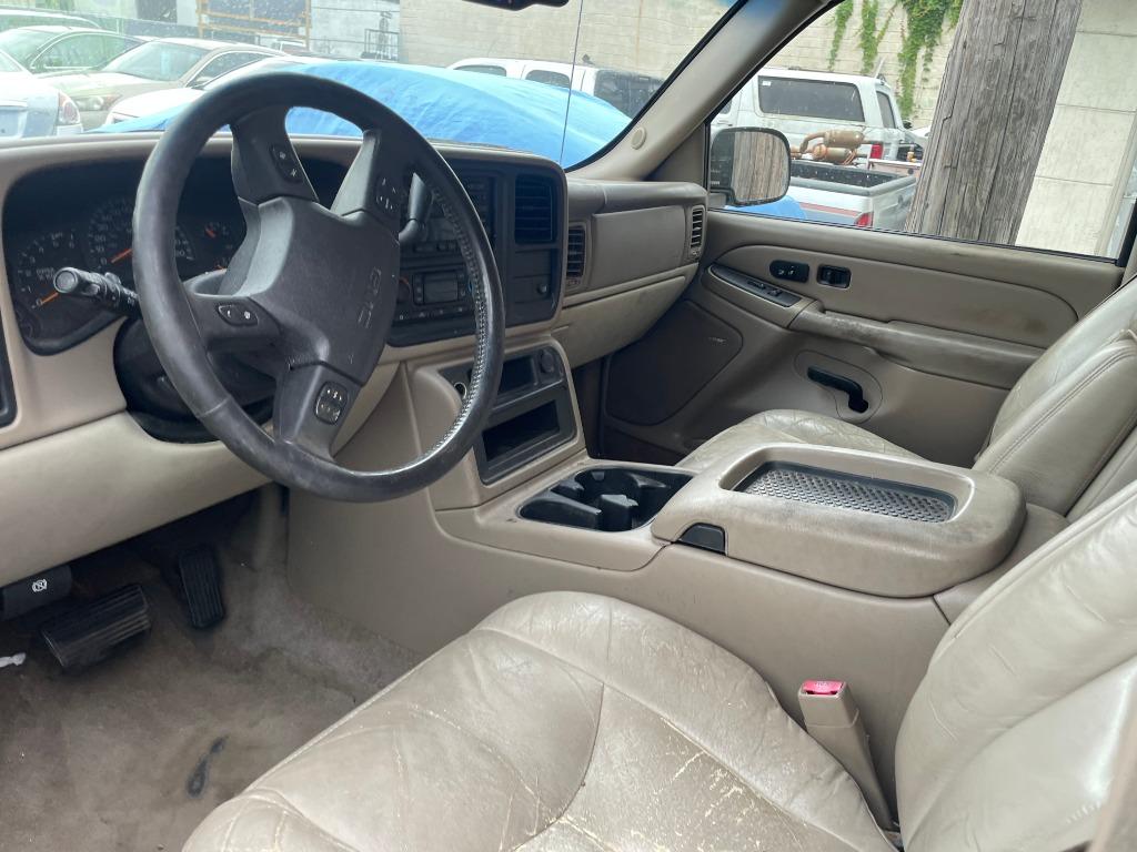 2004 GMC Yukon XL 1500 SLE photo