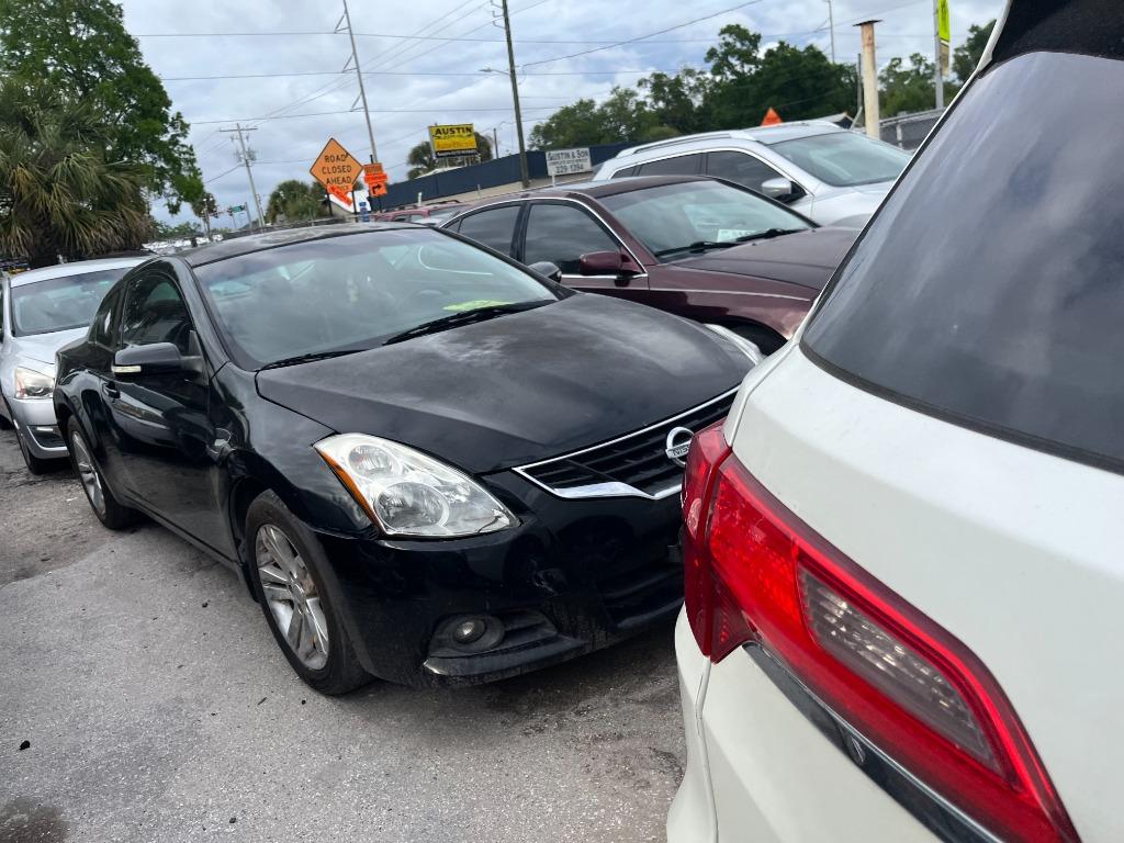 2011 Nissan Altima - $2,850