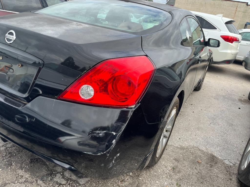 2011 Nissan Altima - $2,850