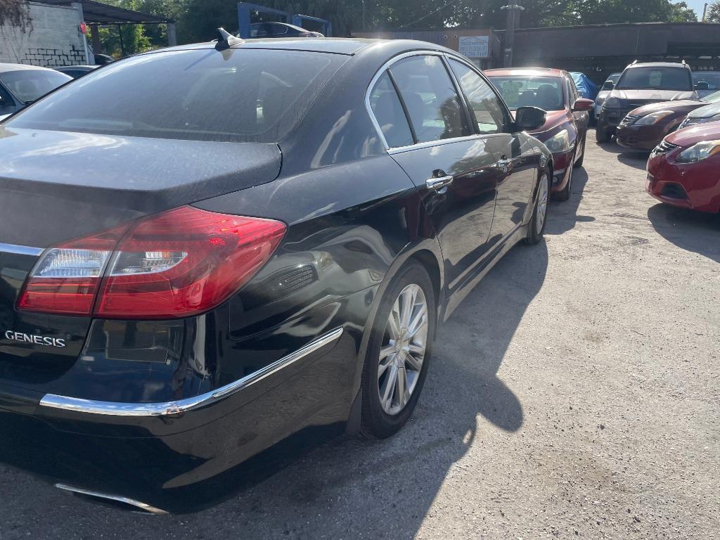 2013 Hyundai Genesis 3.8L photo