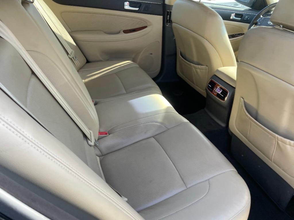 2013 Hyundai Genesis 3.8L photo