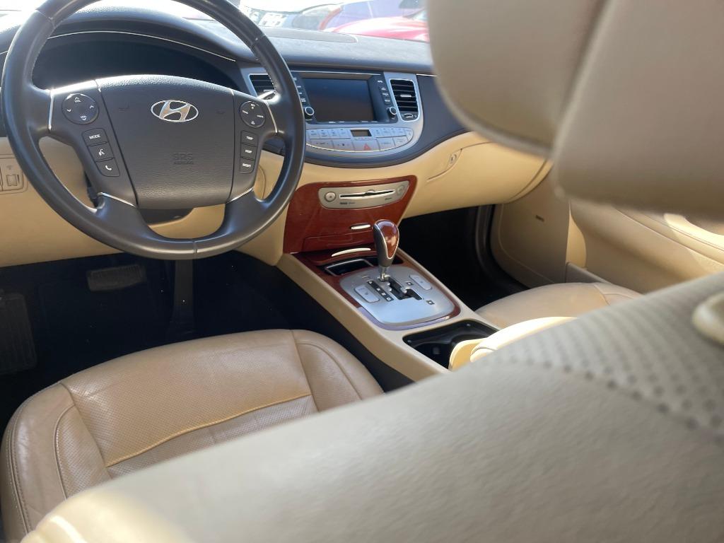 2013 Hyundai Genesis 3.8L photo