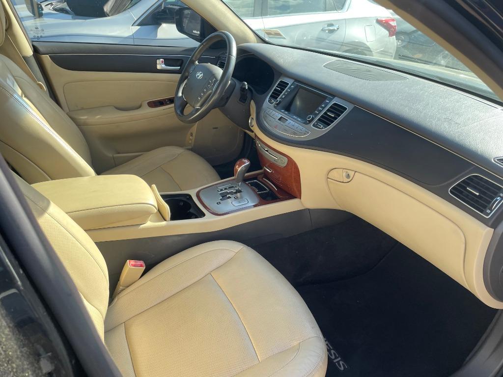 2013 Hyundai Genesis 3.8L photo
