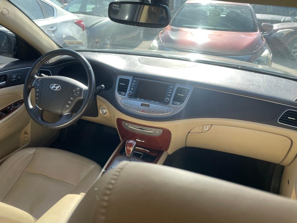 2013 Hyundai Genesis 3.8L photo