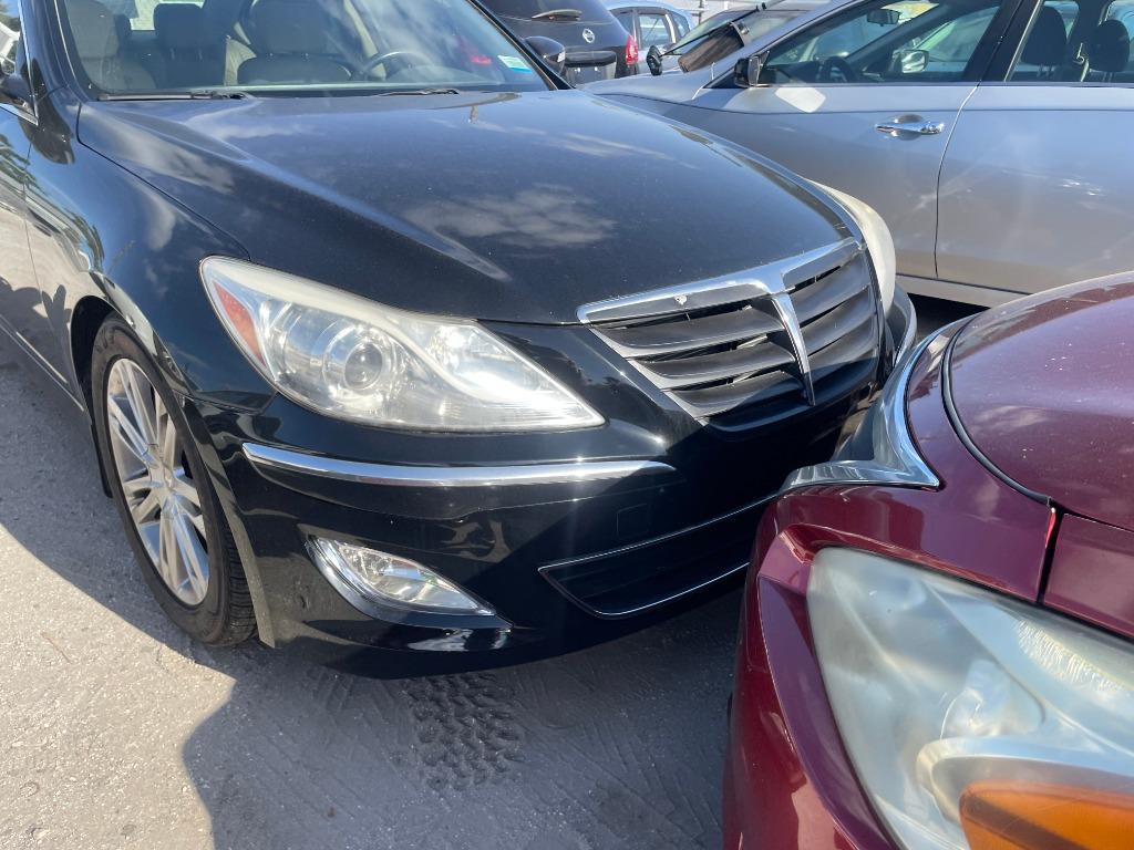 2013 Hyundai Genesis 3.8L photo
