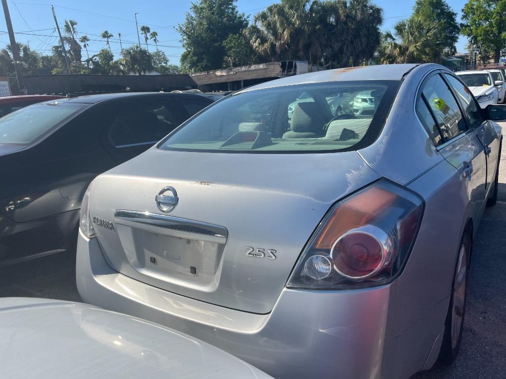 2009 Nissan Altima - $2,450