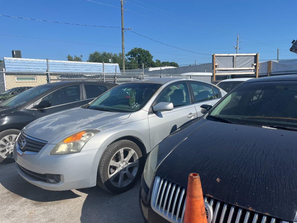2009 Nissan Altima - $2,450