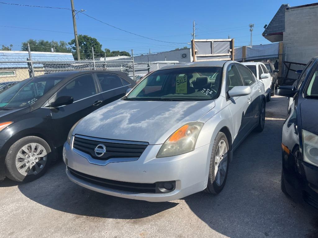 2009 Nissan Altima - $2,450