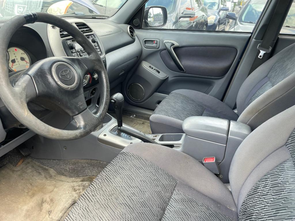 2002 Toyota RAV4 photo