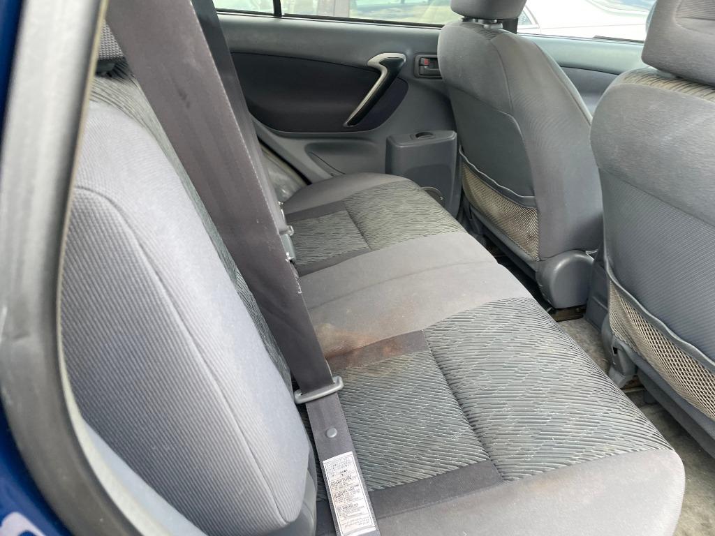 2002 Toyota RAV4 photo