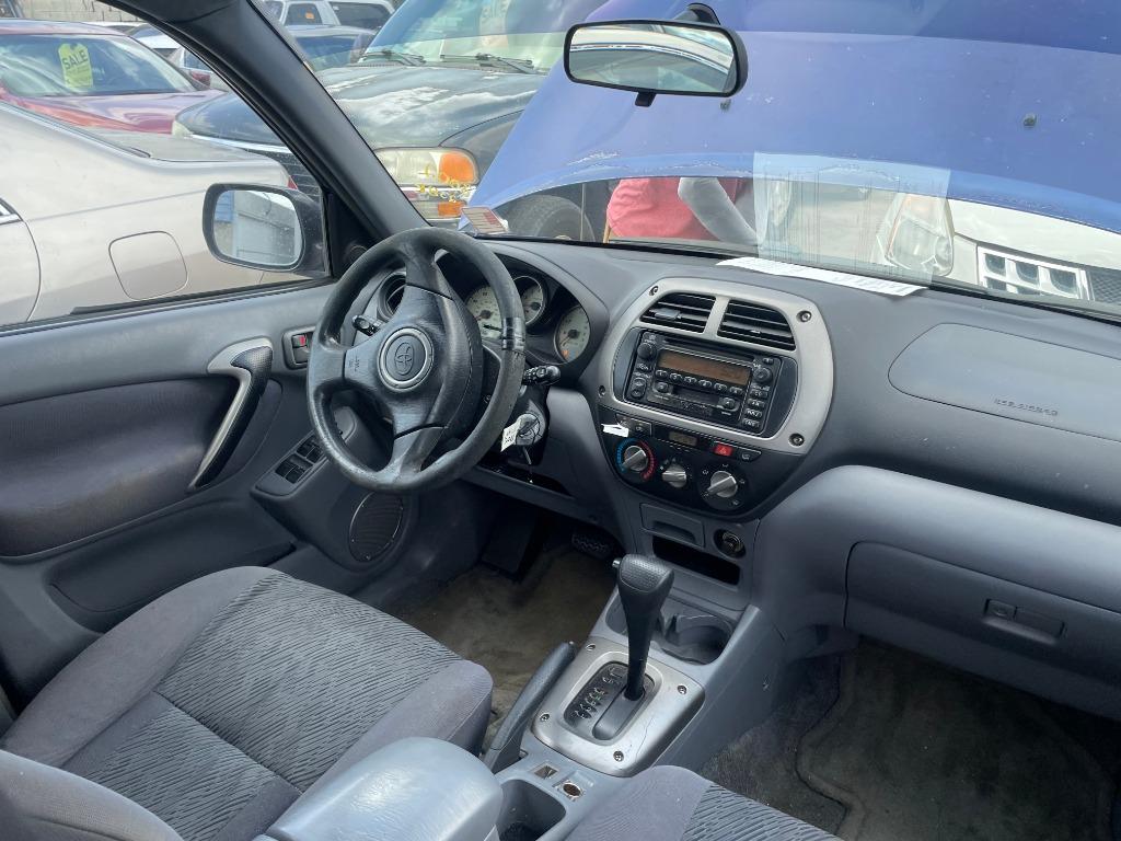 2002 Toyota RAV4 photo