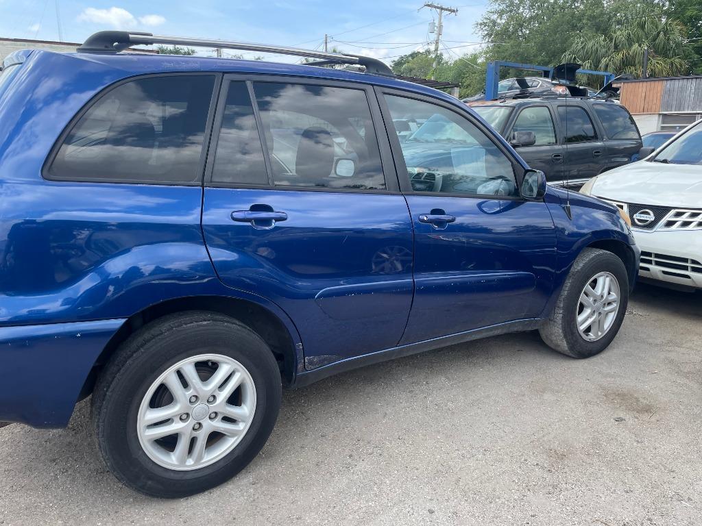 2002 Toyota RAV4 photo