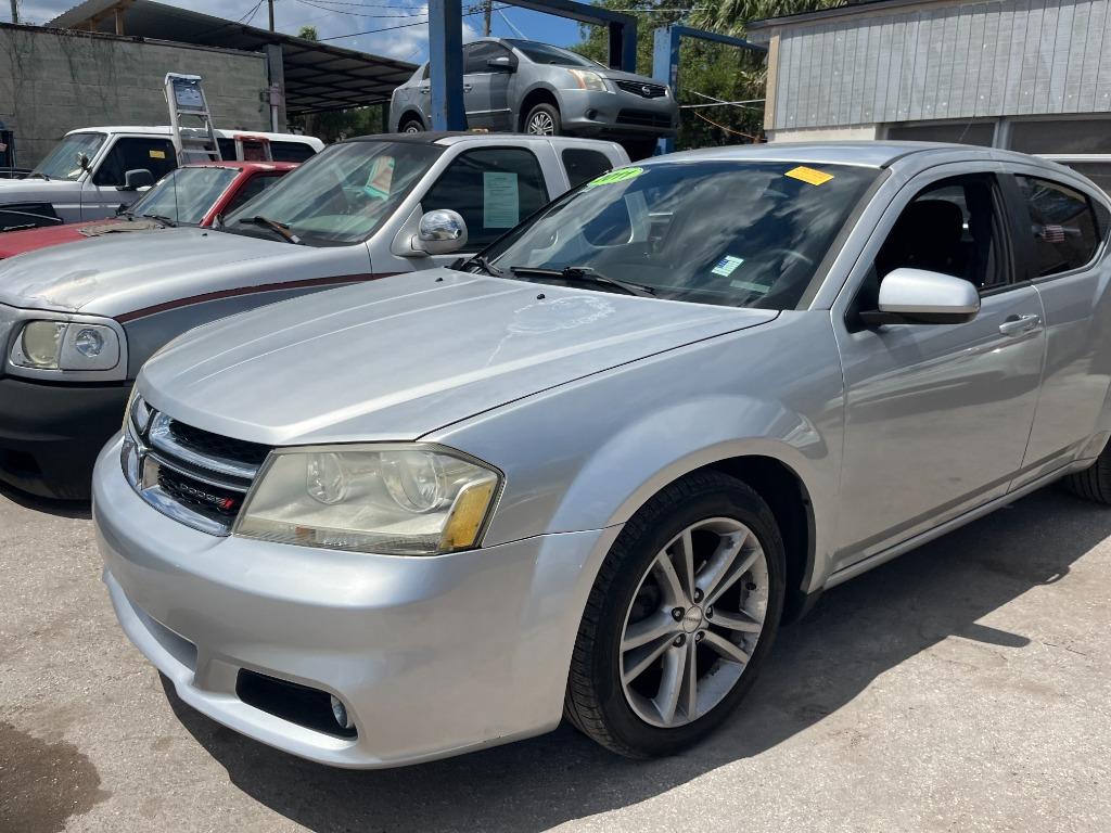 2011 Dodge Avenger - $2,850