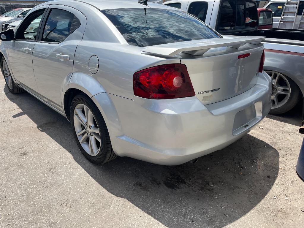 2011 Dodge Avenger - $2,850
