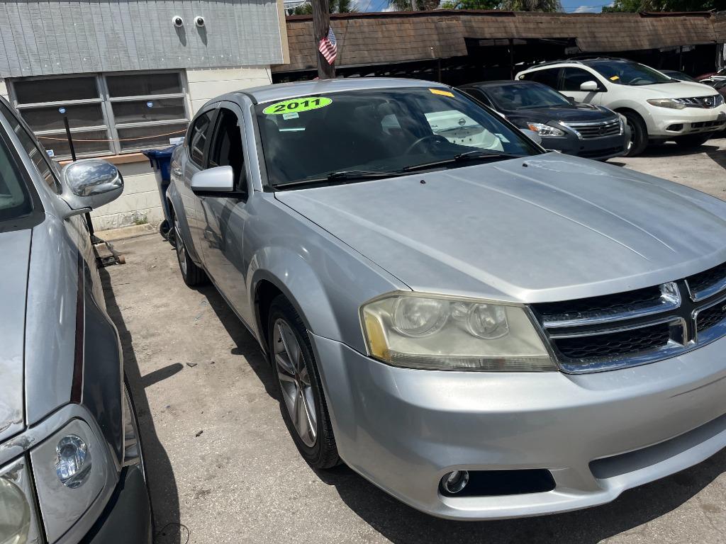 2011 Dodge Avenger - $2,850