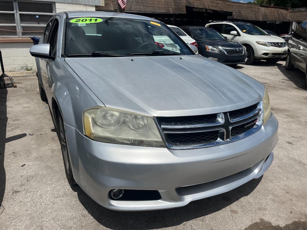 2011 Dodge Avenger - $2,850